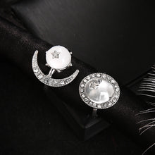 Load image into Gallery viewer, Transparent Crystal Gem Round Moon
